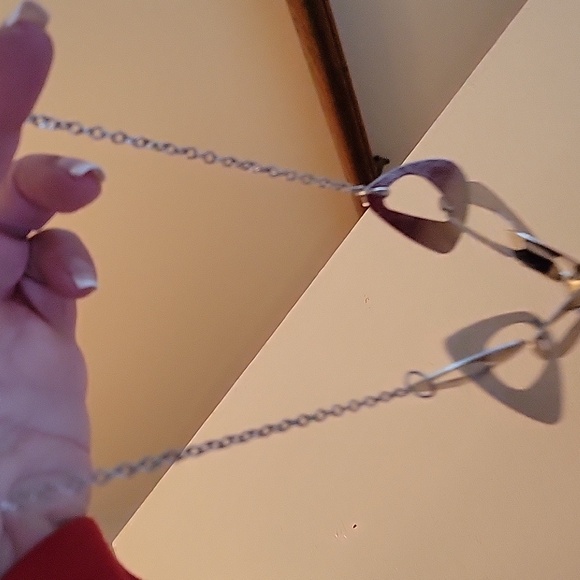 Necklaces - Picture 3 of 4